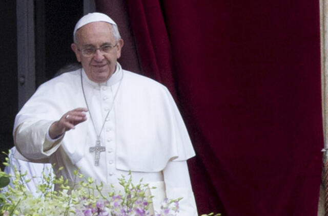 Popiežius suteikė palaiminimą "Urbi et Orbi"