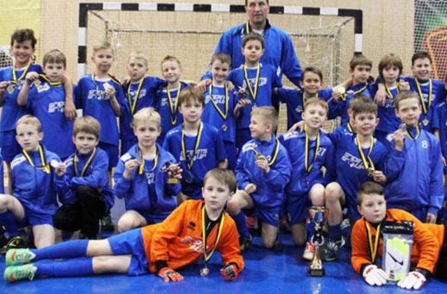 Salės sezonas baigtas pergalingai