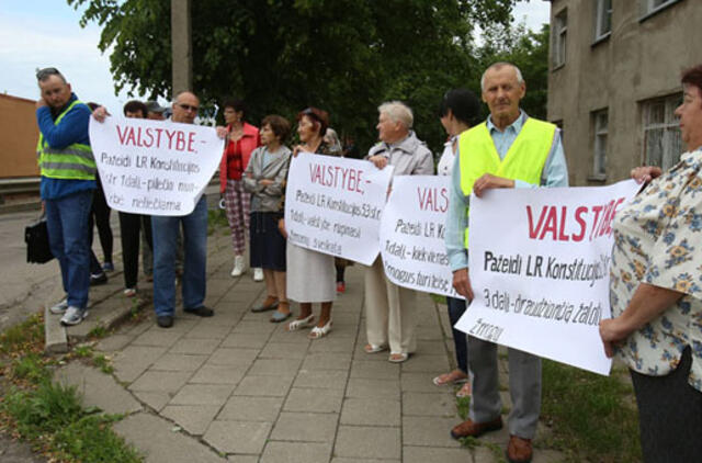 Žmonės ant bėgių - institucijų neveiklumo pavyzdys