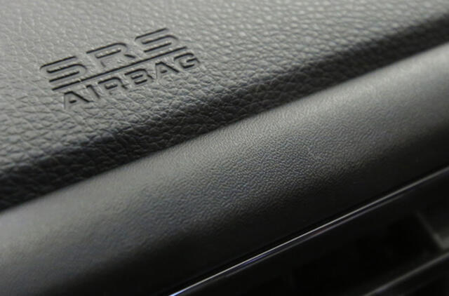 Dėl "Takata" oro pagalvių defektų atšaukiamų automobilių skaičius išaugs iki 34 mln.