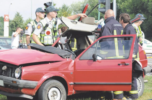 Ir už 10 km/h viršytą greitį būtina bausti