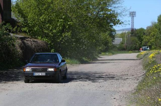 Motociklininkų ir gyventojų konfliktą užasfaltuos