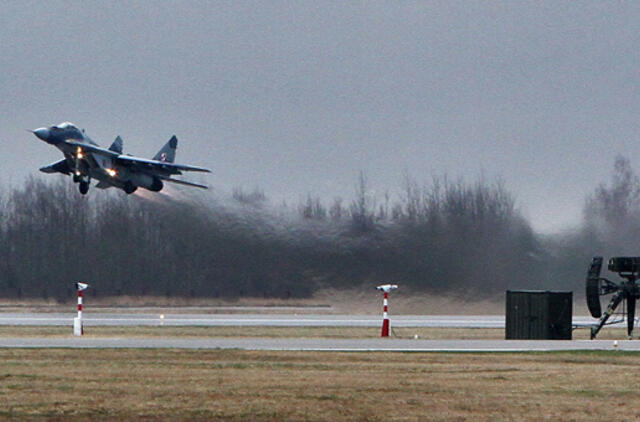NATO naikintuvai iš Šiaulių trečiadienį lydėjo Rusijos transporto orlaivį