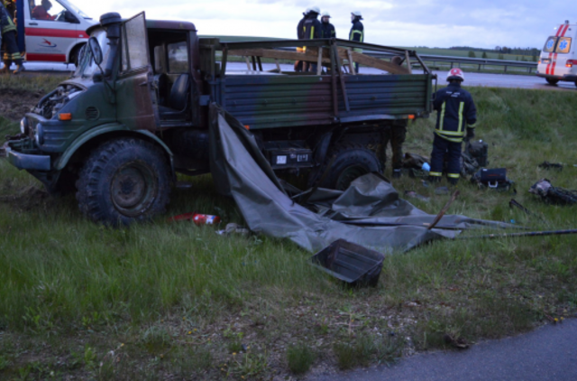 Per autoįvykį nukentėjo į pratybas vykę Lietuvos kariai
