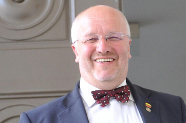 Ar pavyks ministrui išsaugoti postą?