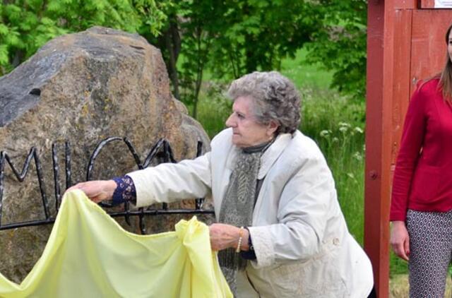 Atvykstančiuosius į Smilgynus pasitiks originalus užrašas