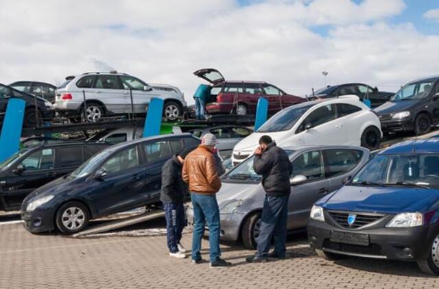 Automobilių pardavėjai ir pirkėjai privalės sudaryti rašytines sutartis