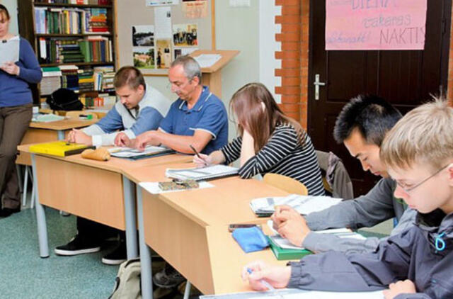 Į Klaipėdos universitetą – mokytis lietuvių kalbos