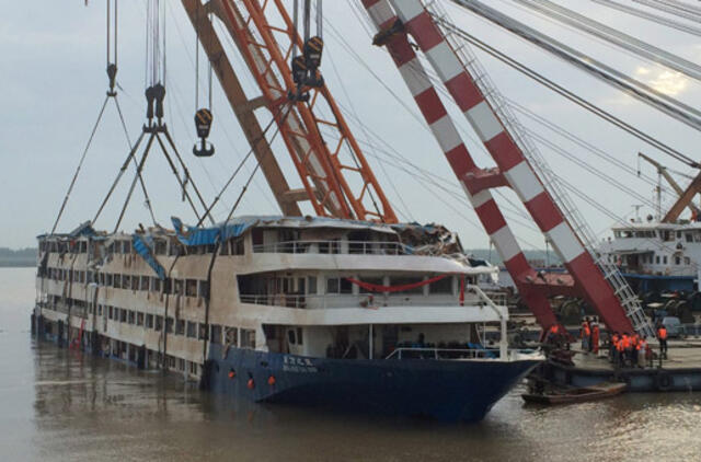 Kinija: laivo katastrofos aukų skaičius išaugo iki 396