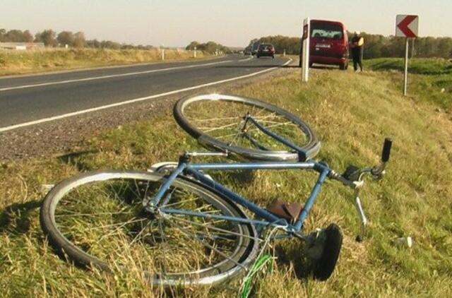 Plungės rajone policininkas mirtinai partrenkė dviratininką