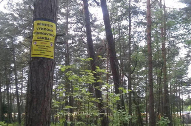 Poilsiautojus miške išgąsdino kariškių skelbimai