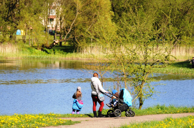 Pramogos - ant kapinių?