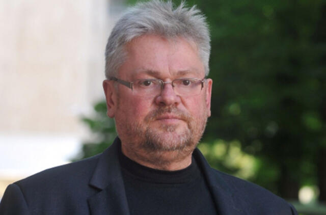 Su liaudies daina - prieš beisbolo lazdą