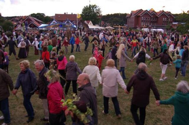 Šviesos ženklais ir legendomis apipintas į Neringą grįžta festivalis „Tek saulužė ant maračių“