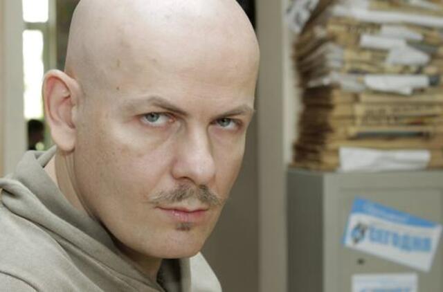 Ukraina: sulaikyti du asmenys, įtariami prieštaringai vertinamo žurnalisto Olesiaus Buzinos nužudymu