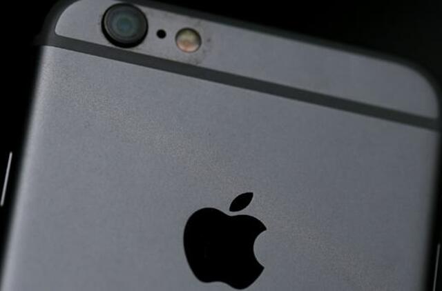 "Apple" pelnas trečiąjį ketvirtį tampa rekordinis dėl kylančių "iPhone" pardavimų