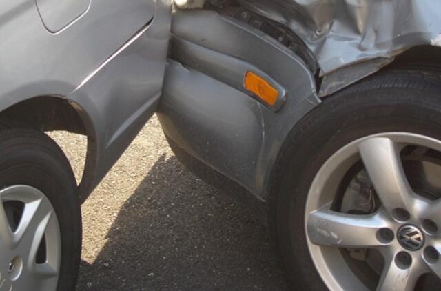 ES šalyje eismo įvykyje nukentėjęs asmuo dėl žalos atlyginimo gali kreiptis į teismą Lietuvoje