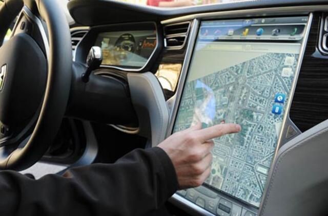 Išmanumas automobiliuose ima konkuruoti su saugumu