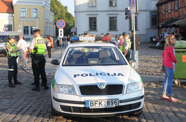 Jūros šventės dalyviams pagrasino žaibas