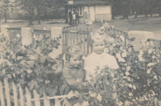 Klaipėdos akvarelės: namai ir žmonės (398)