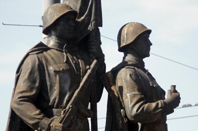 "Pervyj kanal" gedi Vilniaus Žaliojo tilto skulptūrų