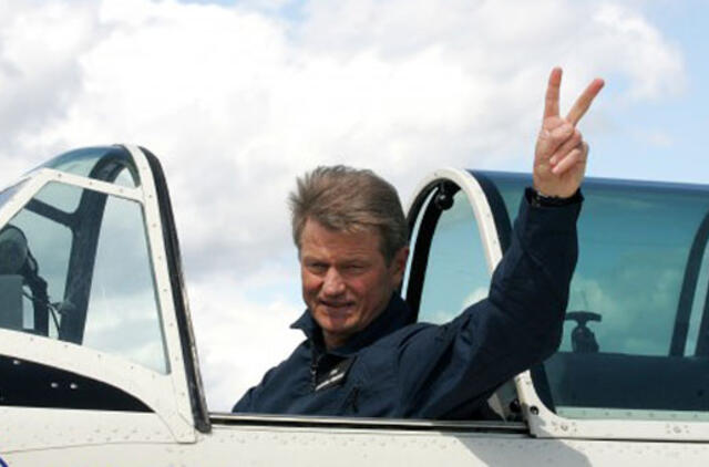 Rolandas Paksas: "Karas žmones veja iš Lietuvos"