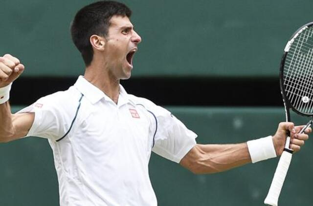 Serbas Novakas Džokovičius Vimbldono turnyro finale nugalėjo šveicarą Rodžerį Federerį