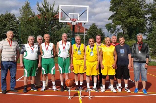 Sodininkai rungėsi krepšinio aikštelėje