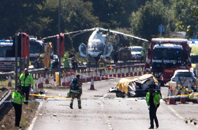 Aviacijos šou Pietų Anglijoje sudužus naikintuvui žuvo septyni žmonės