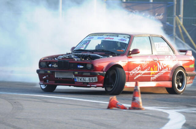 Kretingos motobolo trasoje vėl riaumojo varikliai