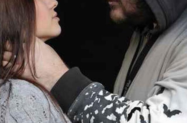 Lentvaryje plėšikas smurtavo prieš pardavėją