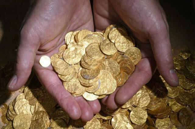 Prie Floridos krantų narai rado ispaniškų auksinių monetų lobį