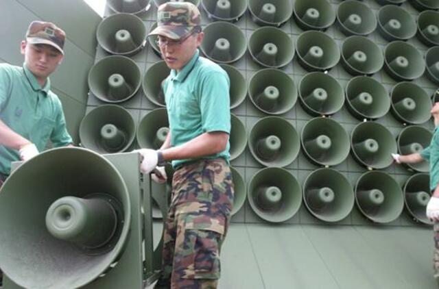 Seulas nutraukė propagandinių laidų transliavimą per garsiakalbius prie Šiaurės Korėjos sienos