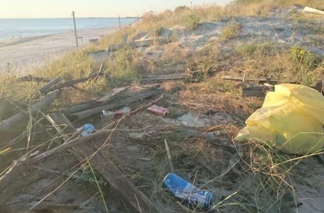 Paplūdimiai tampa nuorūkų sąvartynu