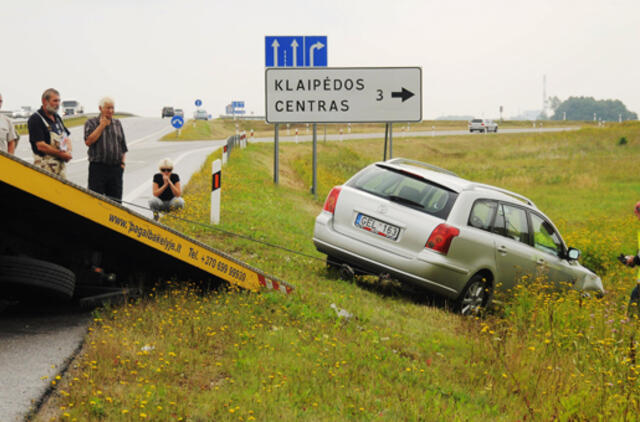 Vasarą vairuotojų pinigines plonina ir noras žūtbūt ištrūkti iš miesto