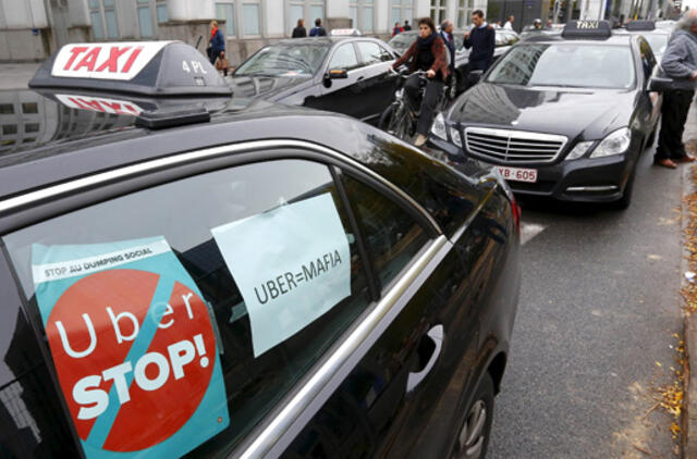 Briuselyje prieš "Uber" protestuoja Europos taksistai