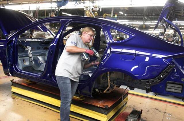 "Ford" pratęsė susitarimą su savo aliuminio tiekėja "Alcoa"