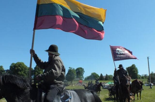 Istorinis žygis: žirgais žemaitukais aplink Lietuvą