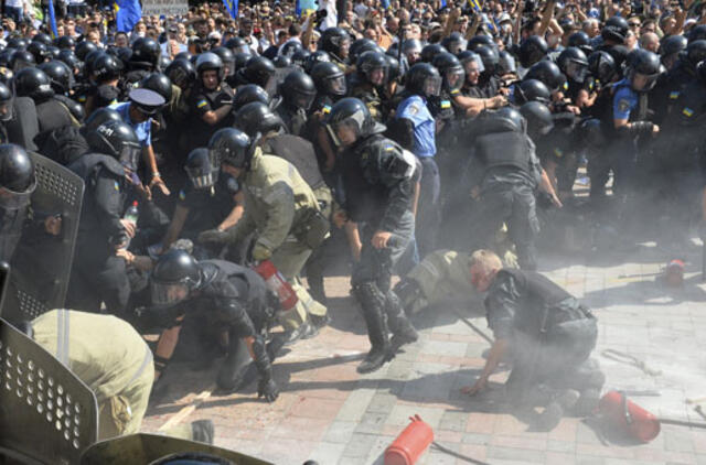 JT: Ukrainos konfliktas nusinešė beveik 8 tūkst. žmonių gyvybių