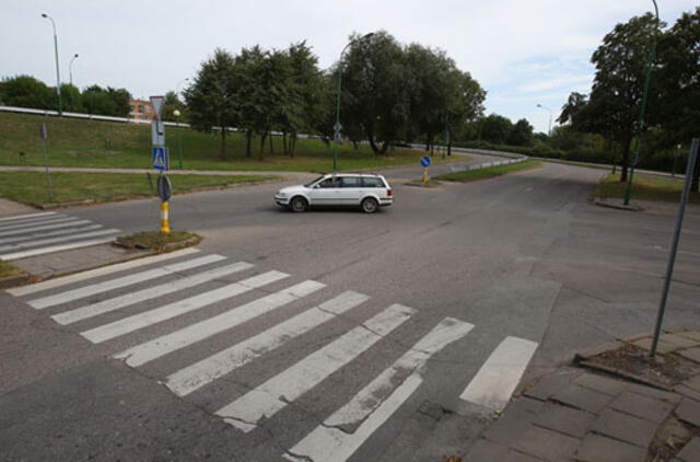 Kelyje į mokyklą šaukiamasi nelaimės