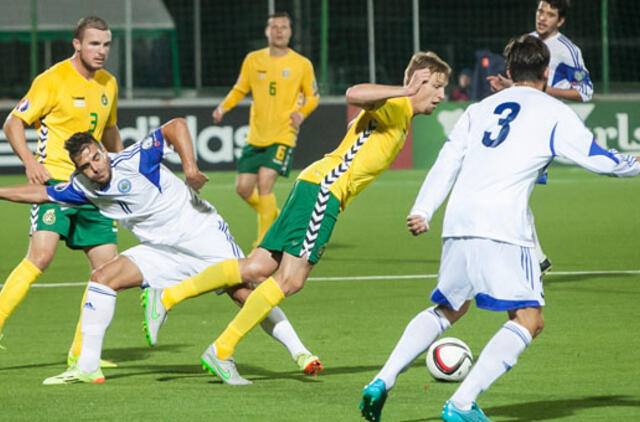 Lietuvos futbolininkai "Euro-2016" atrankoje įveikė San Mariną