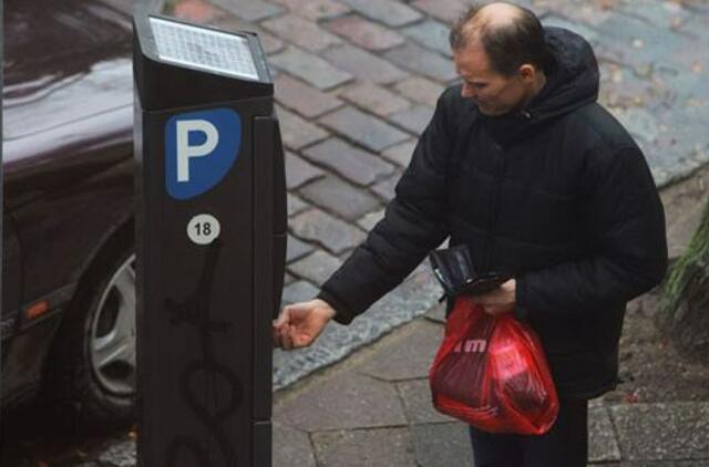Mokamas stovėjimas: brangiau ir plačiau?