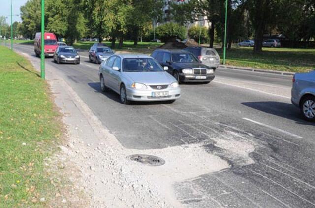 Mokesčių nesurenka, bet ir pinigų neišleidžia