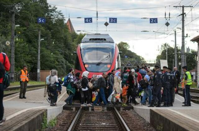 Per naktį į Austriją iš Vengrijos atvyko dar daugiau kaip 3 tūkstančiai sirų pabėgėlių