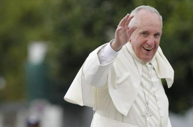 Popiežius Pranciškus ragina JAV ir Kubą toliau mažinti įtampą