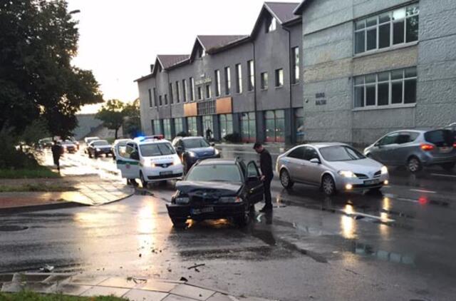 Rytinio piko metu - avarija Liepų gatvėje