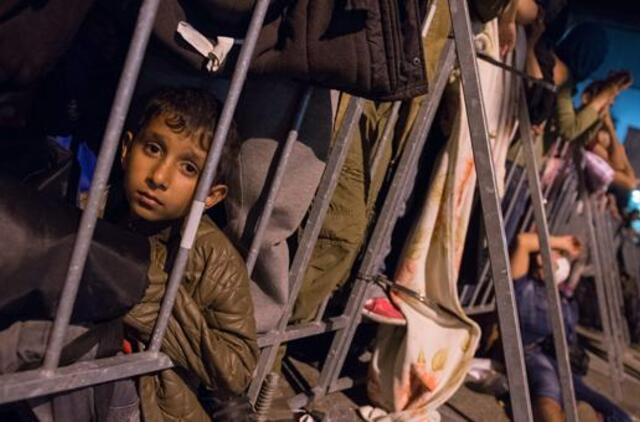 Slovėnijos riaušių policija prieš pabėgėlius panaudojo ašarines dujas