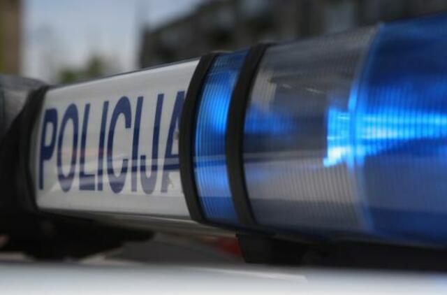 Taikos prospekte vyriškis iš paauglės atėmė telefoną