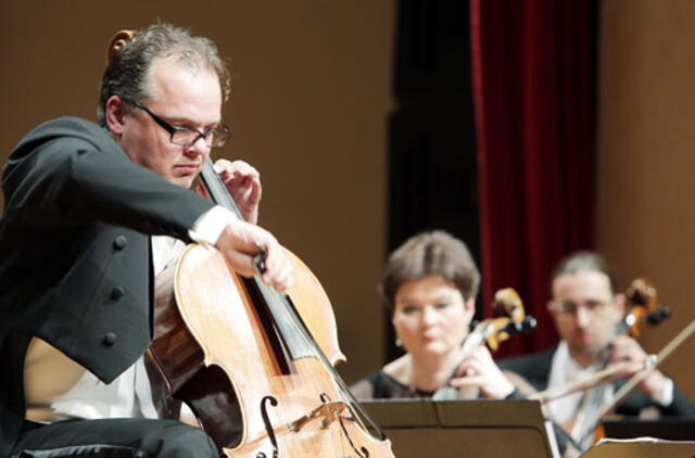 Kviečia "Carl Philipp Emanuel versus Johann Sebastian"