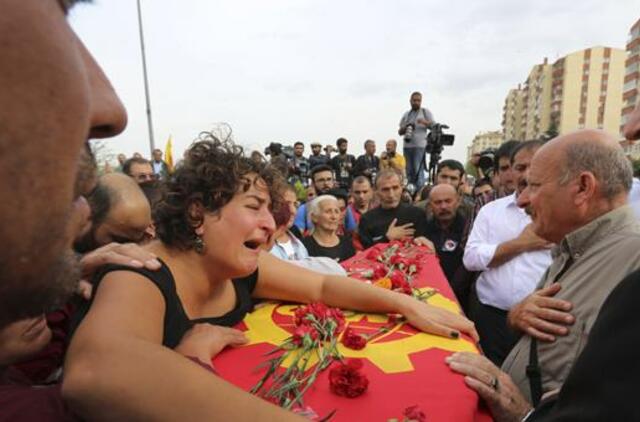 Neoficialiais duomenimis, aukų skaičius Ankaroje išaugo iki 128